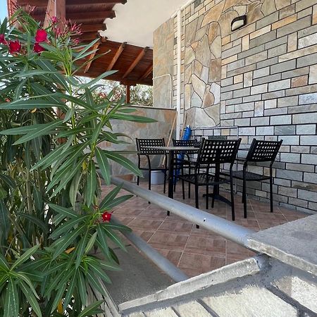 Villa Kostas Accommodations - Nea Vrasna Exterior photo