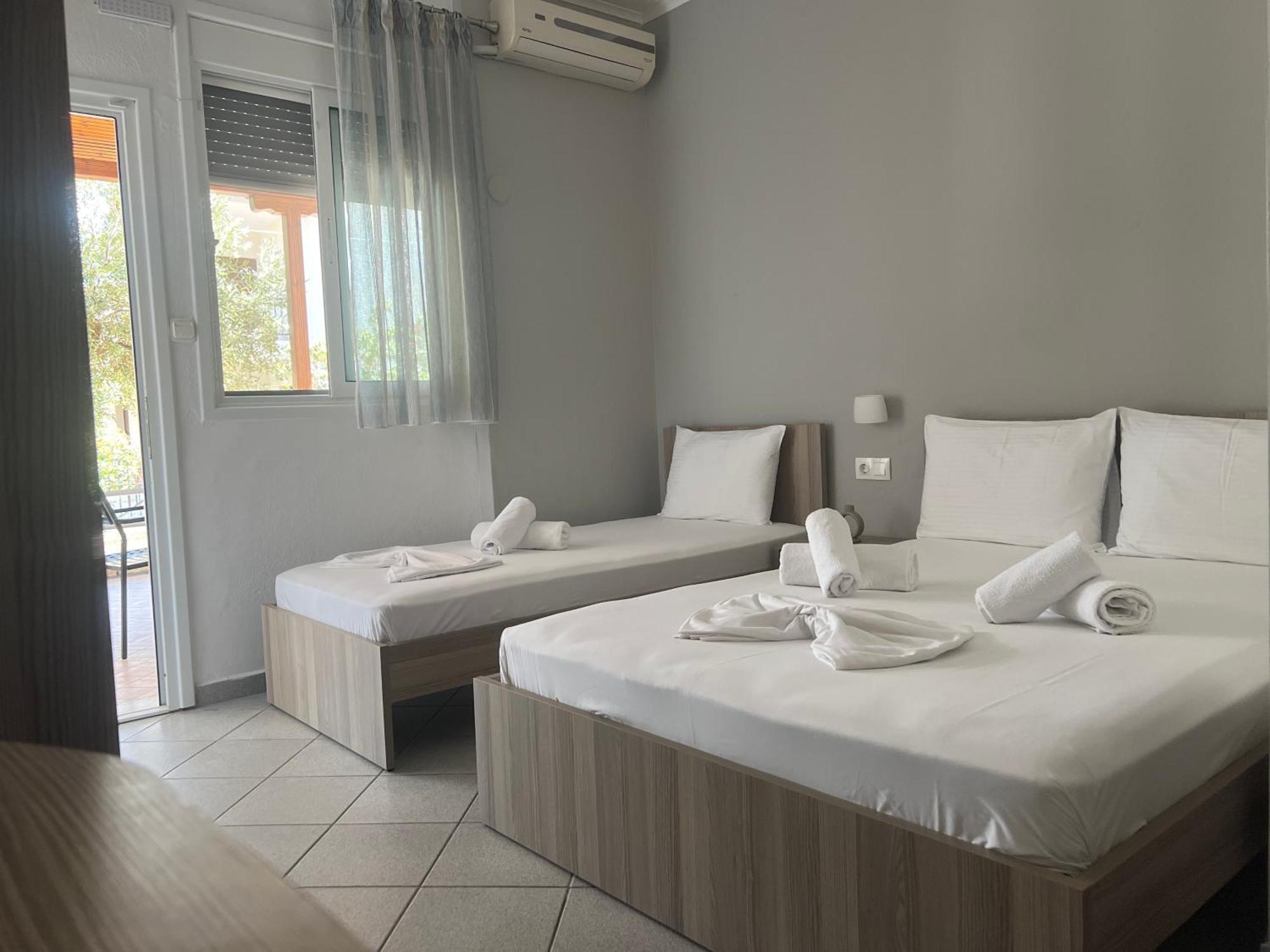 Villa Kostas Accommodations - Nea Vrasna Exterior photo